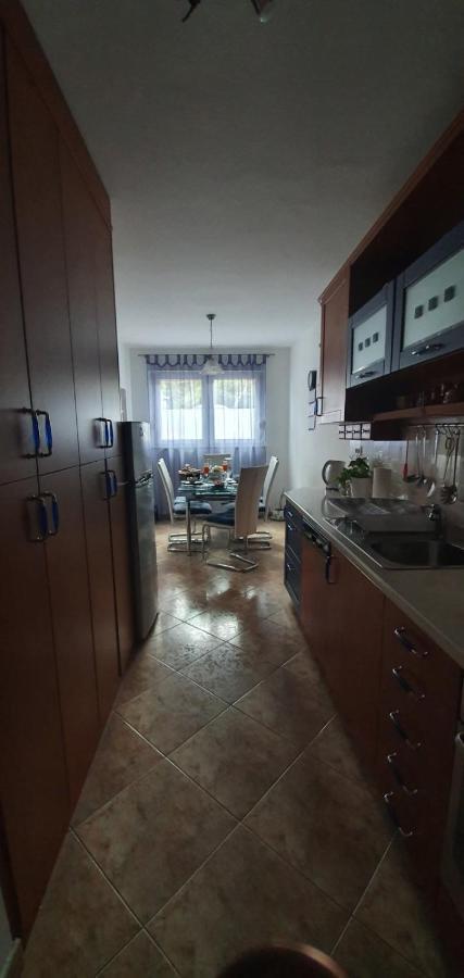 Daisy Apartment Пула Екстериор снимка