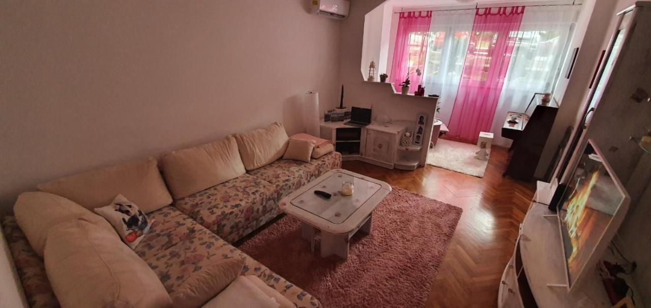 Daisy Apartment Пула Екстериор снимка