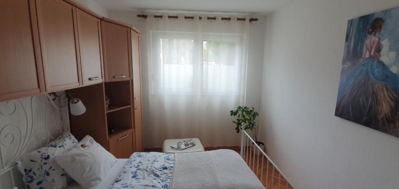 Daisy Apartment Пула Екстериор снимка