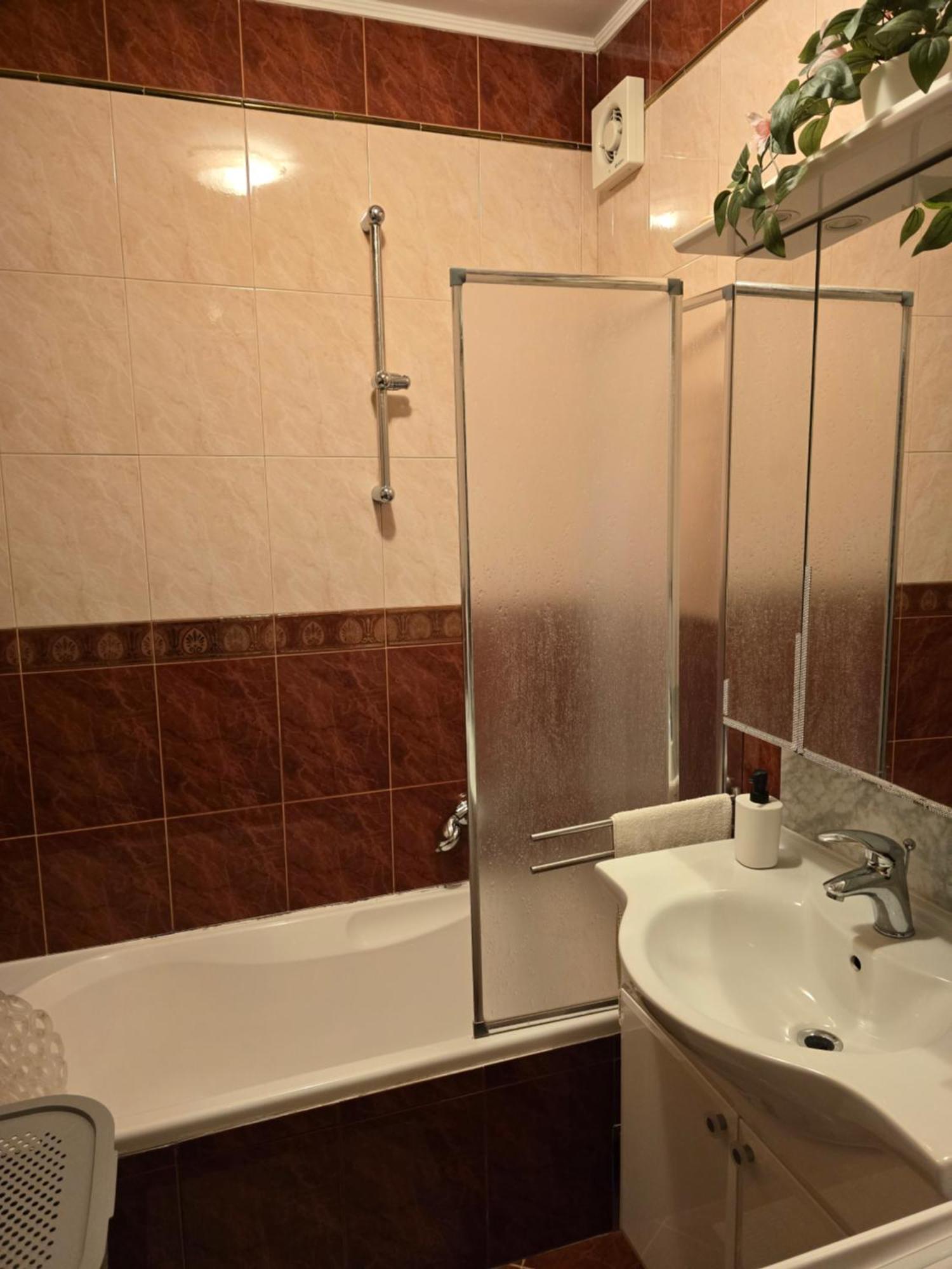 Daisy Apartment Пула Екстериор снимка